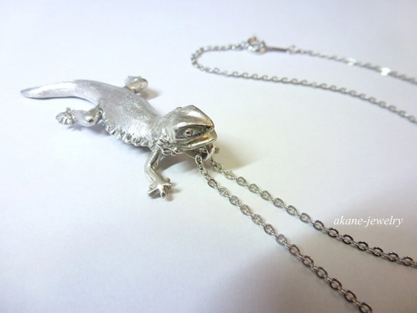 フトアゴヒゲトカゲ ネックレス | iichi 日々の暮らしを心地よくする