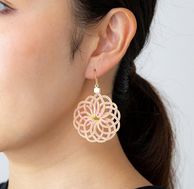 水引曼荼羅のピアス | iichi 日々の暮らしを心地よくするハンドメイド