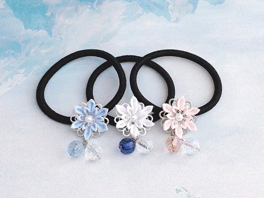 雪の結晶のヘアゴム （ つまみ細工＊受注制作 ） | iichi 日々の暮らし