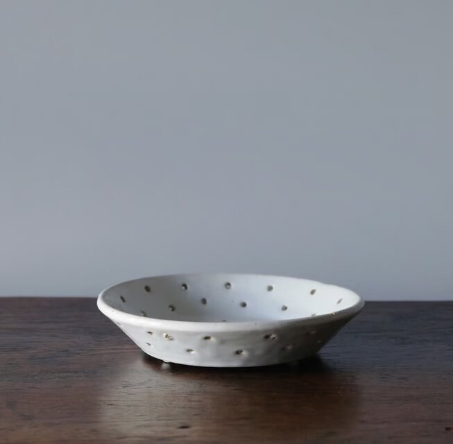 フェセル 白釉 水切り 平皿 穴あき フランス アンティーク 0501636