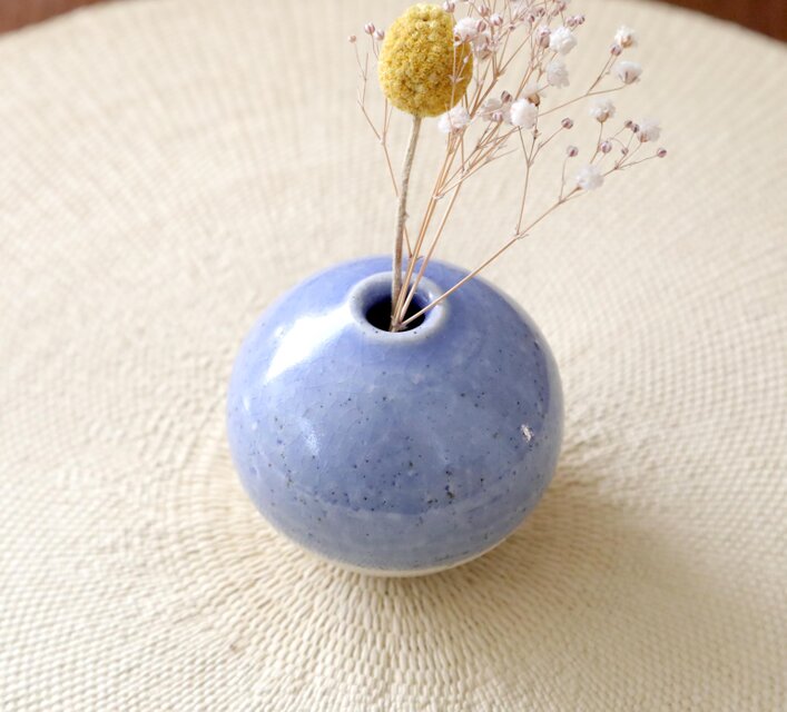 白御影土と海碧貫入釉のかけ分け一輪挿し | iichi 日々の暮らしを