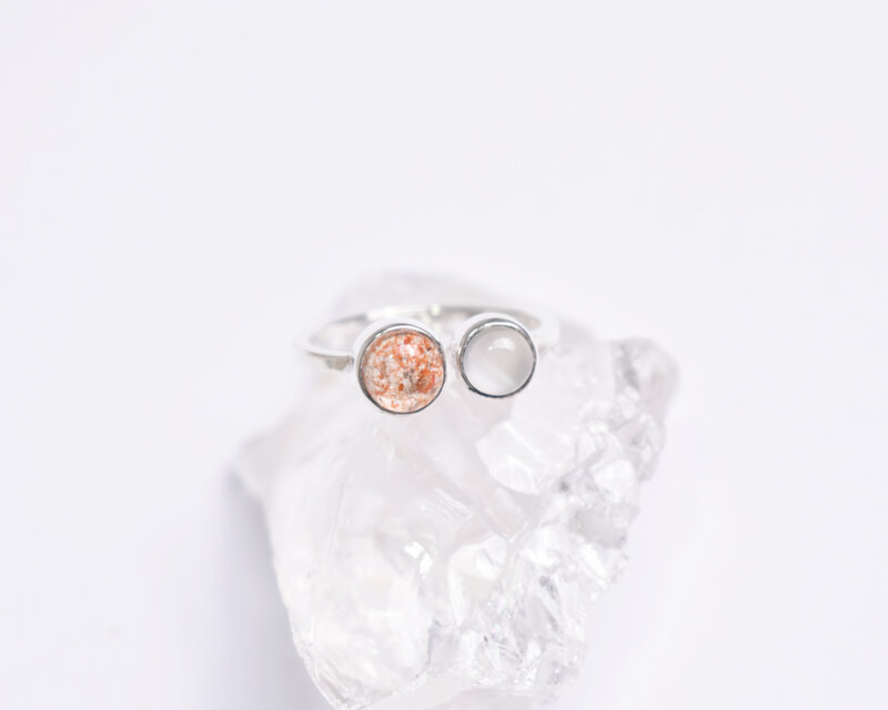 月と太陽の神秘的な輝き！ムーンストーンとサンストーンのシルバー