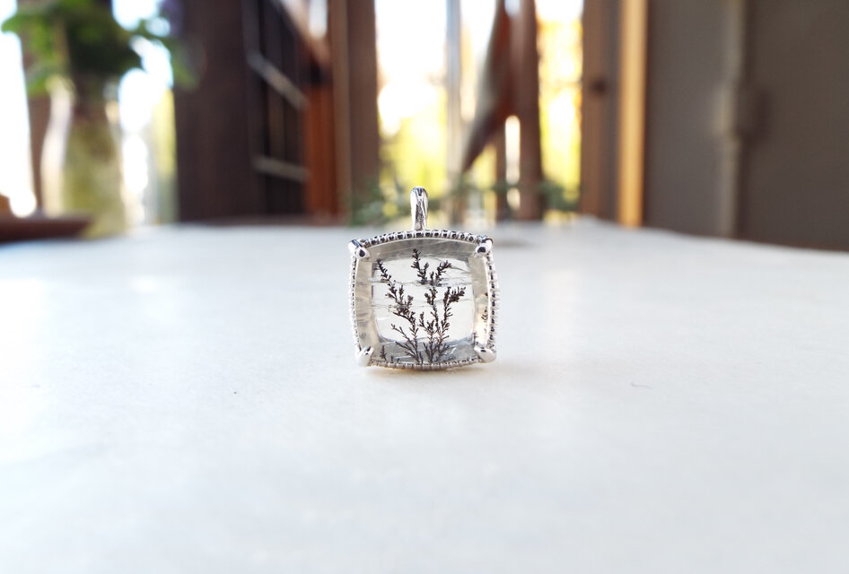 一点物】デンドリティッククォーツのペンダントトップ（薄氷No.07