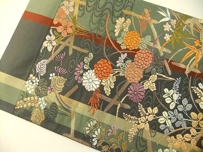 16)2439】約31×61cm/流水花草文様/テーブルセンター/和風/帯リメイク