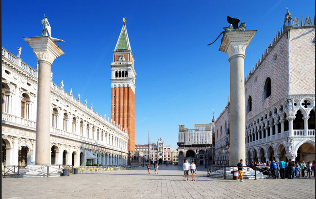 サンマルク広場にて | iichi 日々の暮らしを心地よくするハンドメイド