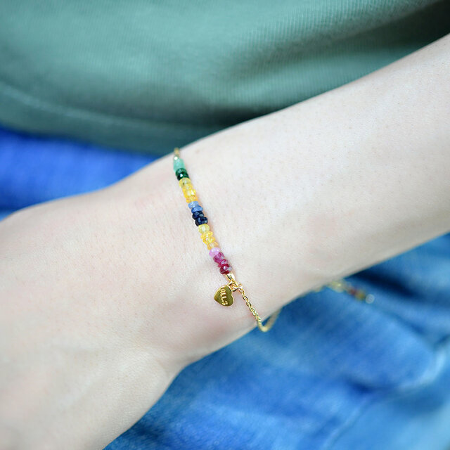 勝利+冷静+知恵を象徴する石 エメラルド ルビー サファイアのカラフル