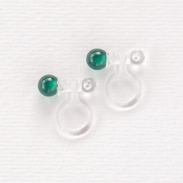グリーンカルセドニーのシンプルひとつぶイヤリング(ノンホールピアス