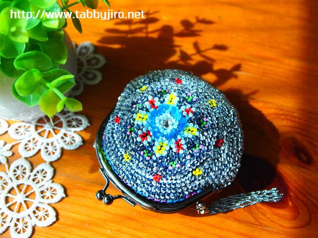 ビーズ編みのがま口-マカロン型2019№1 | iichi 日々の暮らしを