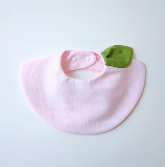 3段階調節可能】《ふんわり撥水スタイ》フルーツスタイ・桃 | iichi