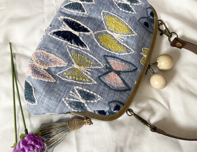 ミナペルホネン スカイフラワー 木玉親子がま口長財布バッグ | iichi