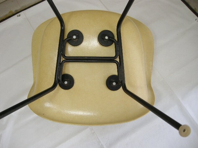 □ イームズ アーム シェル ・ ビックマウント H黒 ローベース