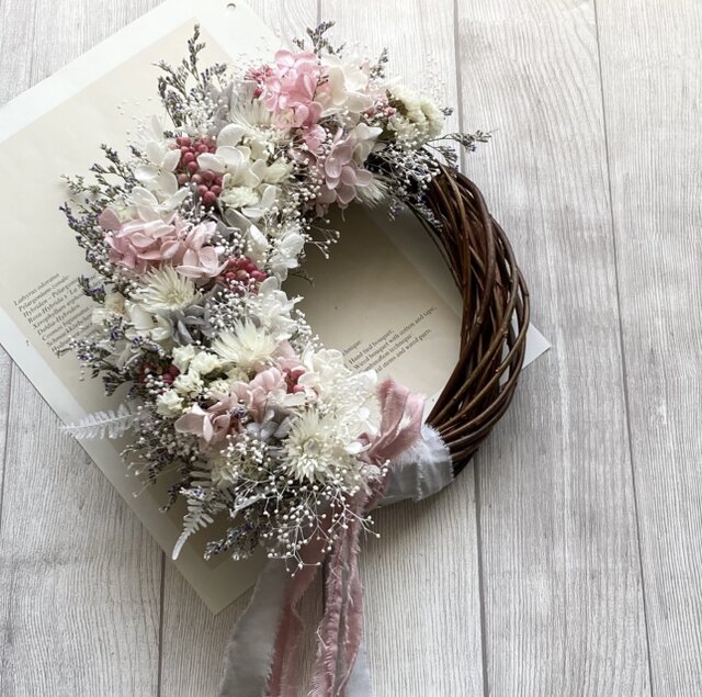 ホワイトピンクのリース プリザーブドアジサイ/ドライフラワー | iichi