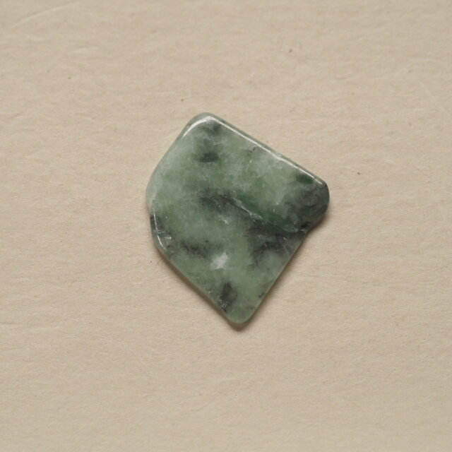 糸魚川翡翠 昭和初期コレクション用こつぶ石 83 | iichi 日々の暮らし