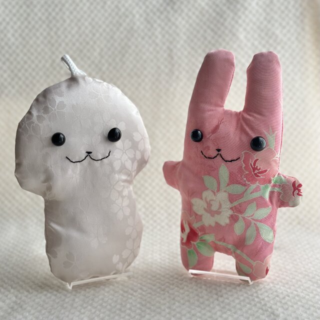 着物リメイク【和柄】ピンクの花柄のうさぎのぬいぐるみ「フニータ