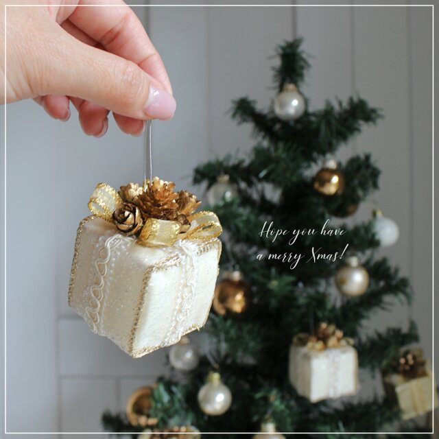 プレゼントボックスのオーナメント キラキラ 華やかプレゼントBOX