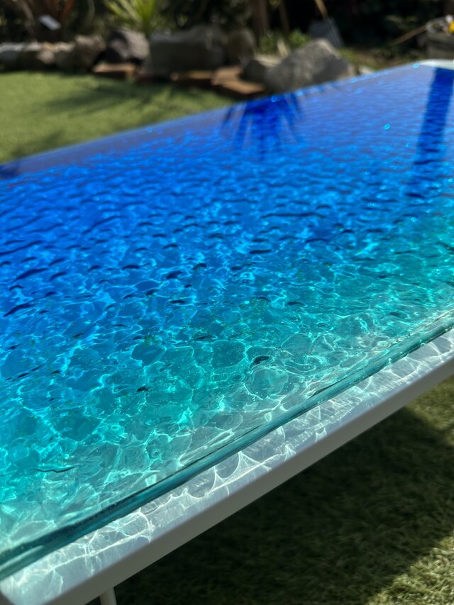 オーシャンアート ブルーウォーター 折りたたみガラステーブル レジン