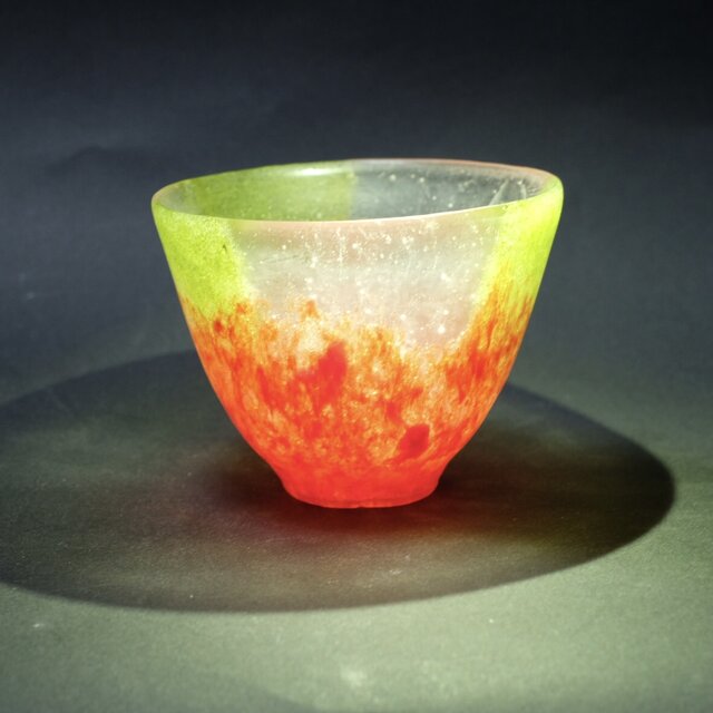 スウェーデンガラス 陶芸家 白を纏う器 ：スウェーデンの陶芸家キーナ