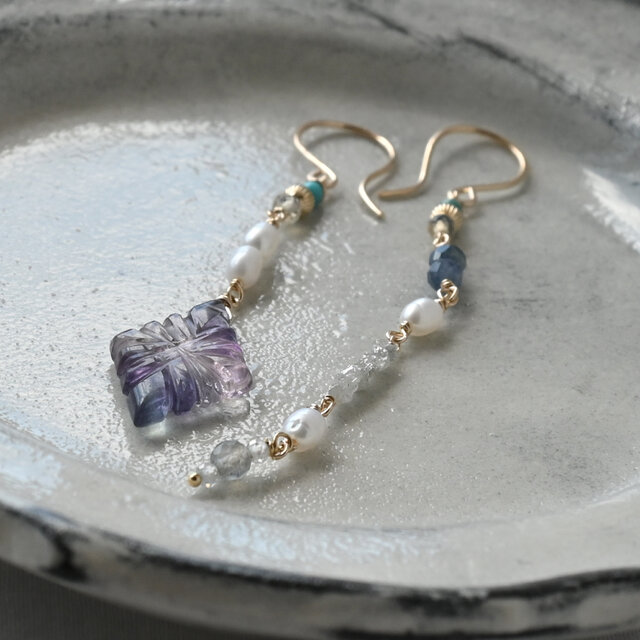 フローライトのアシンメトリーピアス・イヤリング変更可 | iichi 日々