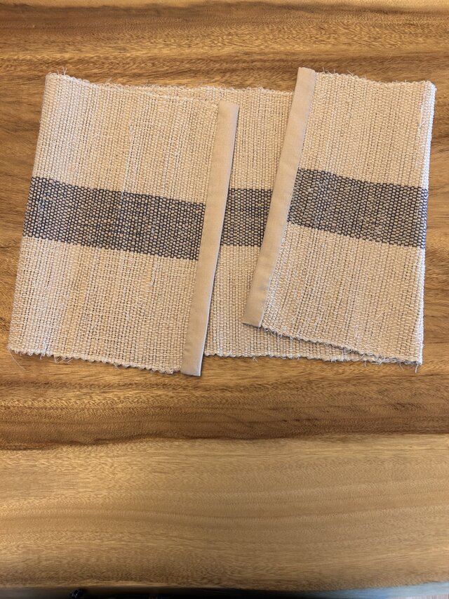 裂き織りのテーブルセンター | iichi 日々の暮らしを心地よくする