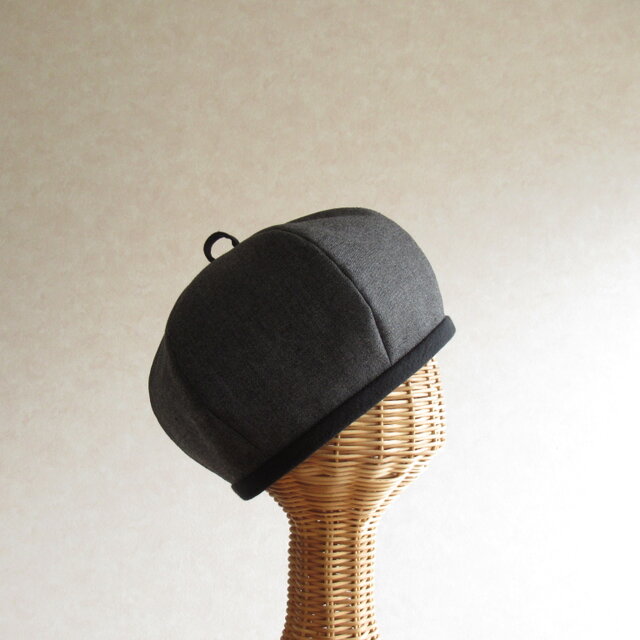 鳥さんの刺繍、ベレー帽 スミクロのコットン | iichi 日々の暮らしを