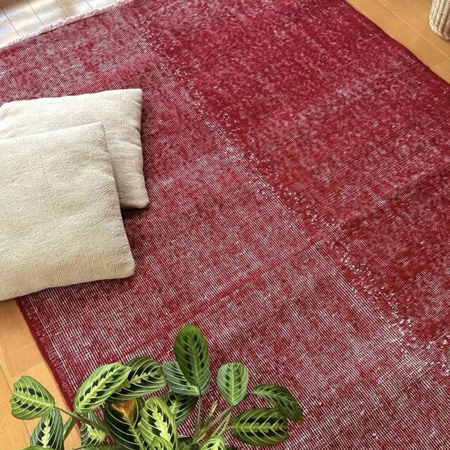 121×205 レッドオーバーダイ ワンカラーラグ トルコヴィンテージラグ