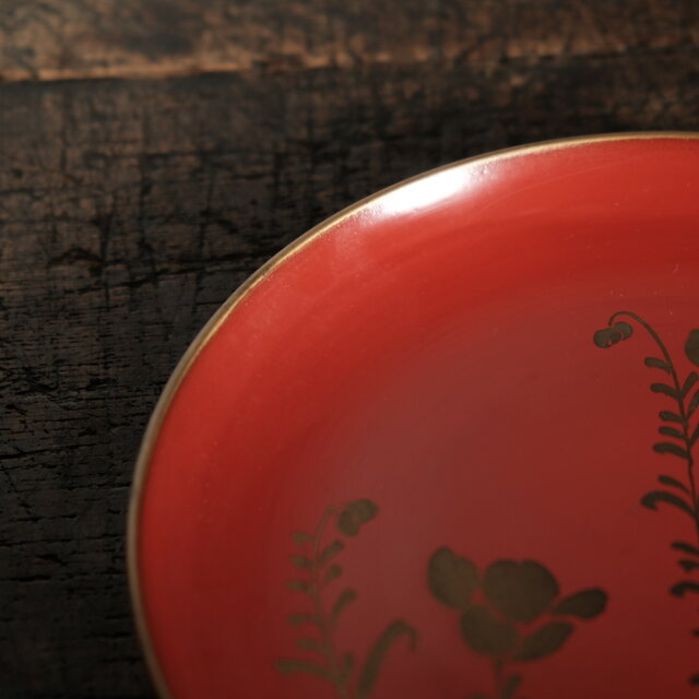 赤に金の草花◇時代物 漆芸漆金縁中皿 骨董・antiques 暮らしに