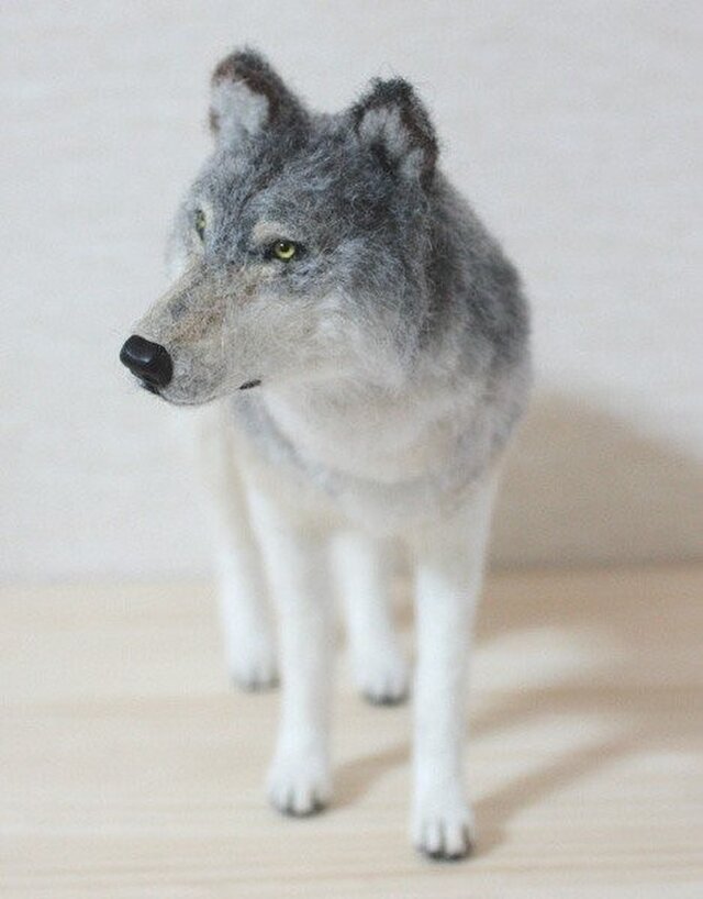 羊毛フェルト オオカミ | iichi 日々の暮らしを心地よくする