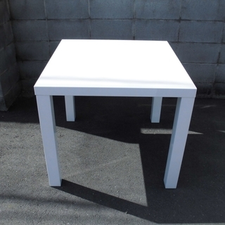 ニトリ 正方形ダイニングテーブル 2人用 ホワイト 天板5cm 脚も6.5