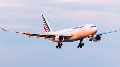 F-GLZE | Airbus A340-211 | Air France | bertrand leduc | JetPhotos