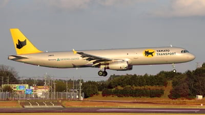 JA81YA - Airbus A321-231(P2F) [04173] - Flightradar24