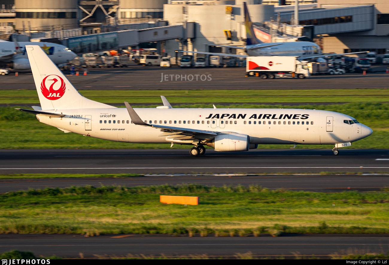 JA329J | Boeing 737-846 | Japan Airlines (JAL) | Lzl | JetPhotos