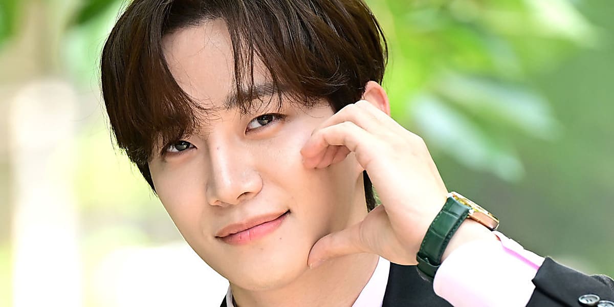 PHOTO】2PM ジュノ、ニュース番組に出演するため放送局へ…爽やかな頬