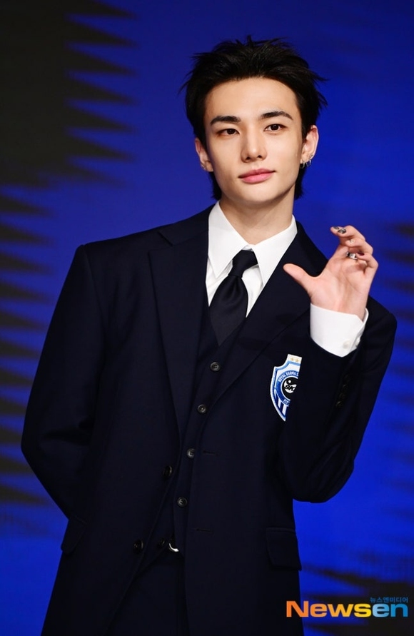 Stray Kids ヒョンジン、約800万円のアクセサリーをステージで紛失