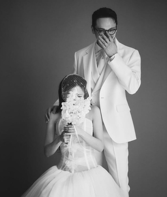 T-ARA ヒョミン、本日（4/6）結婚！ウエディング写真で夫の顔を公開