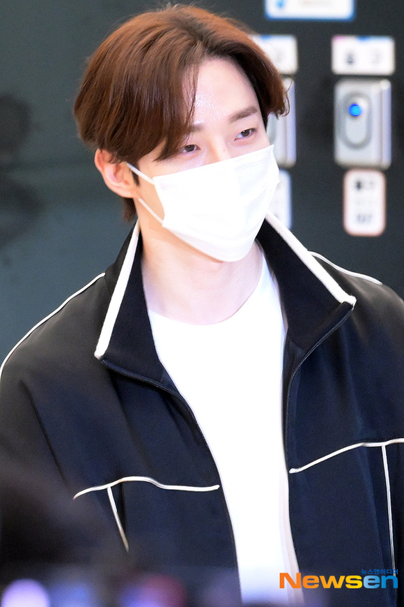 PHOTO】2PM ジュノ、日本でのコンサートを終えて帰国…爽やかな笑顔で