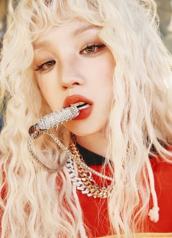 i-dle ウギ、タイトル曲「M․O․」コンセプトフォト第2弾を公開…金髪