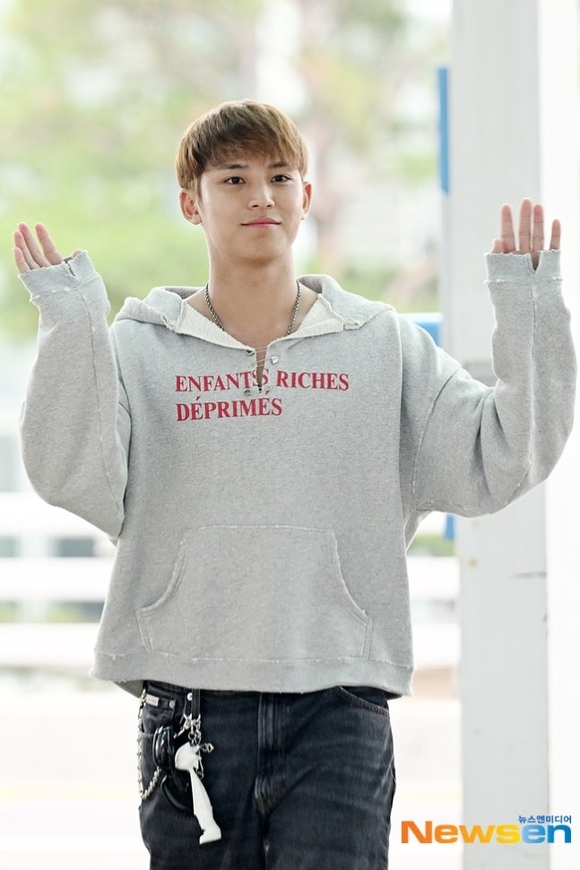 PHOTO】SEVENTEEN ミンギュ、海外スケジュールのためマレーシアへ出国