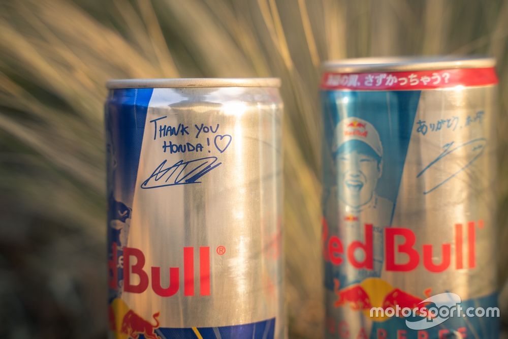 ありがとうホンダ！」レッドブルのF1限定デザイン缶が販売中！ 角田裕