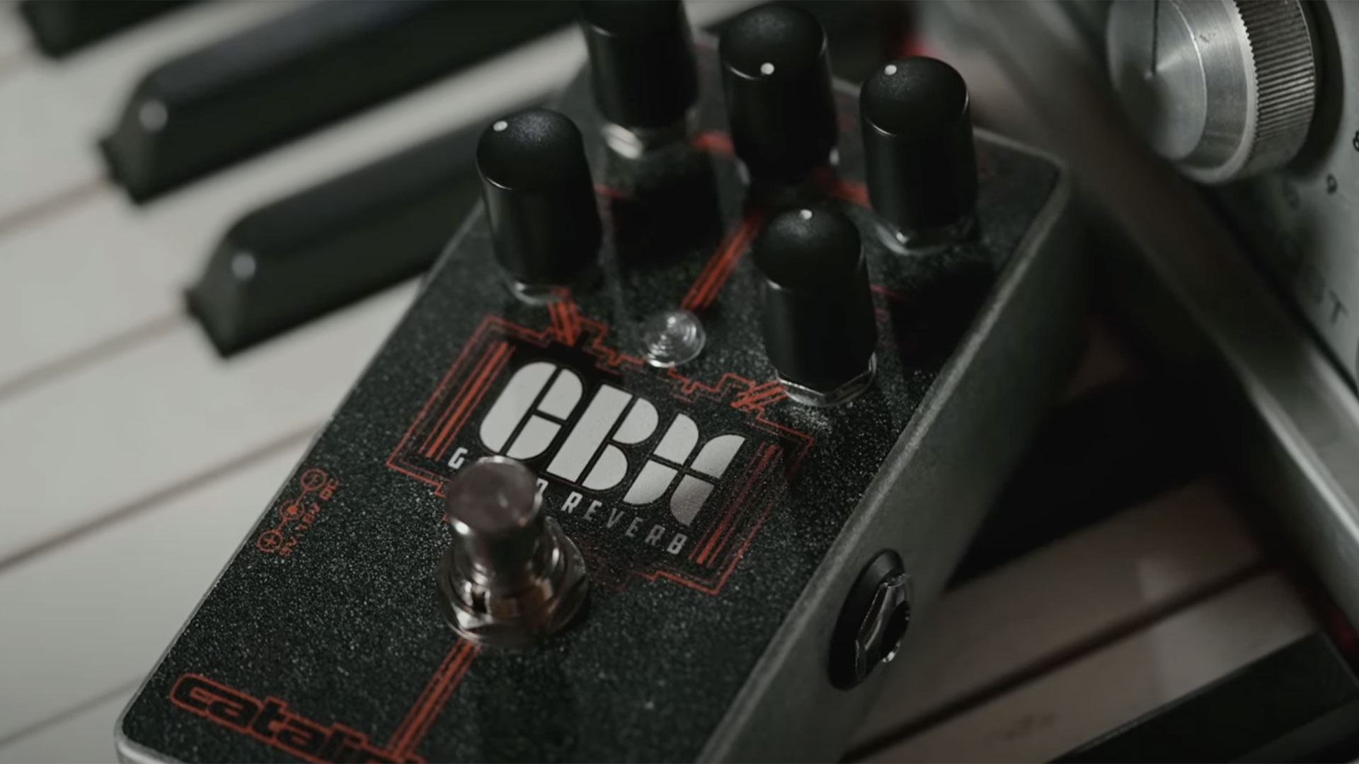 An arena on your 'board: this guitar pedal recreates the gigantic