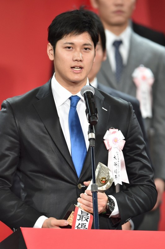 プロ野球：MVP セは広島・新井、パは日本ハム・大谷 [写真特集14/18