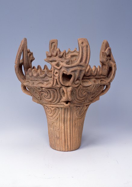 大学倶楽部・国学院大：国宝、重文など火焔型土器26点を一堂に展示