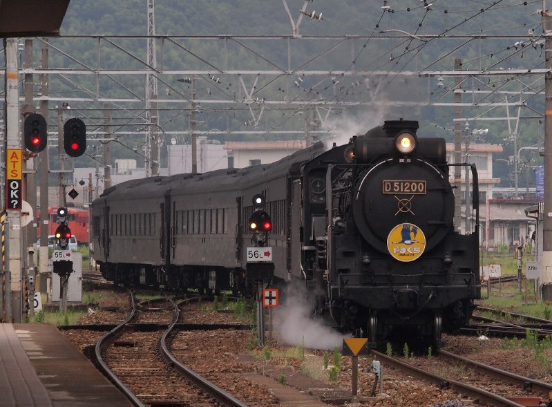 JR西日本：D51、新客車で試運転 今秋44年ぶり復活 | 毎日新聞