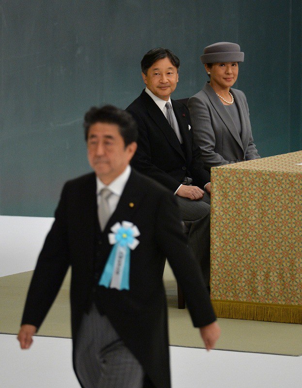 初参列の天皇陛下、上皇さまの表現引き継ぎ平和を祈念 全国戦没者追悼