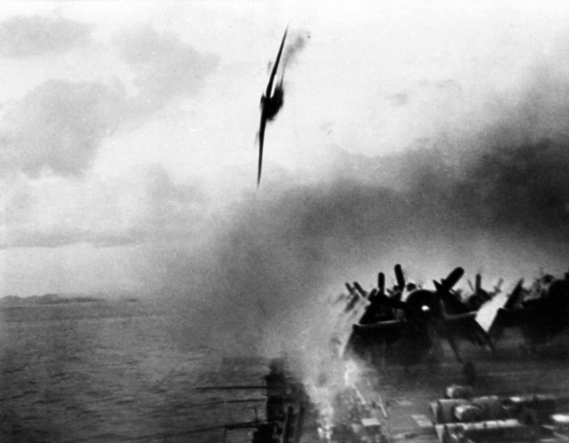 特攻」から80年 4000人が犠牲 「外道な作戦」はなぜ決行された? [写真