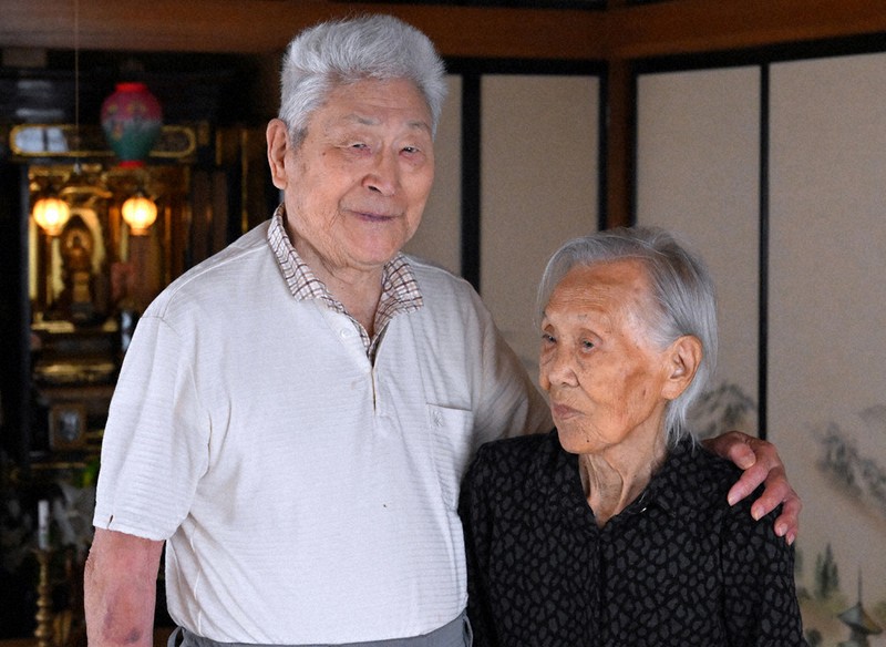 長寿と円満の秘訣は？ 出会いに、自然に感謝 山形の「100歳夫婦」2組に