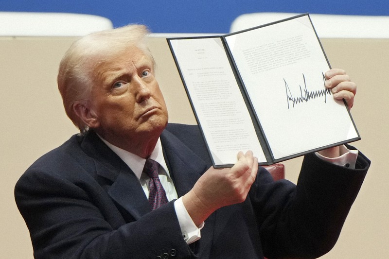 トランプ氏、EV普及策廃止の大統領令署名 マスク氏影響は限定的か