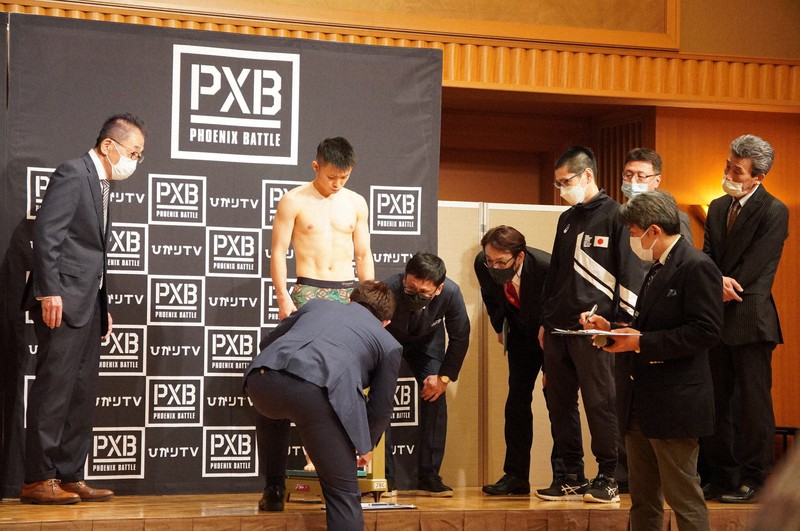 ボクシング世界戦で挑戦者が体重超過 王者の心中は…過去にも波乱