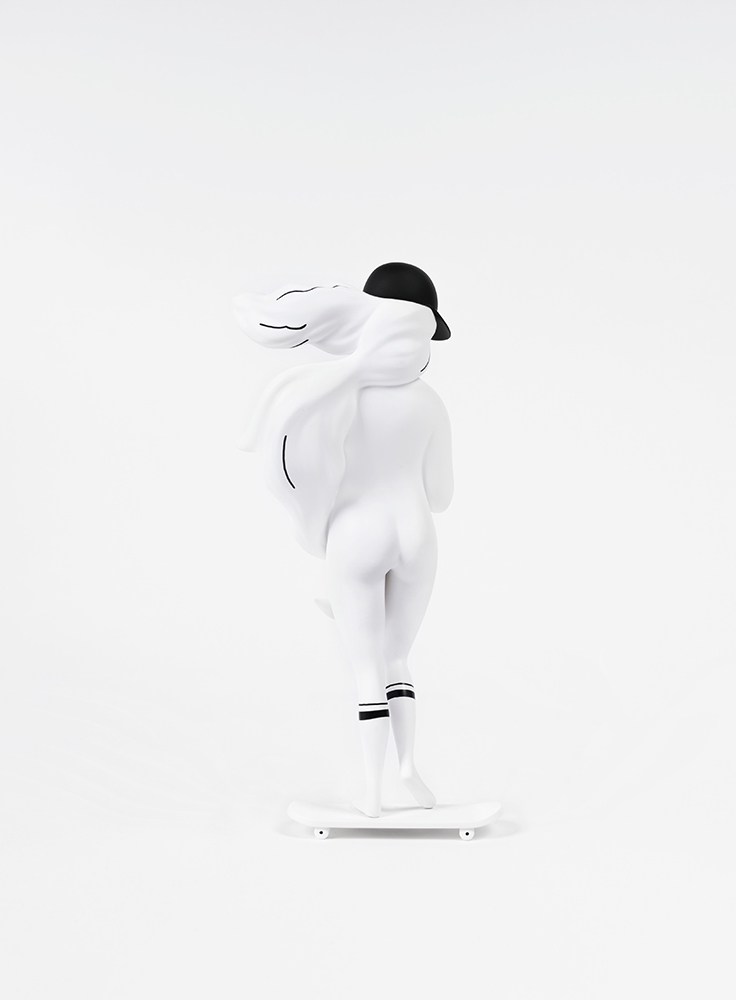 初となる立体作品の展示とビニールフィギュアの販売も。長場雄の個展