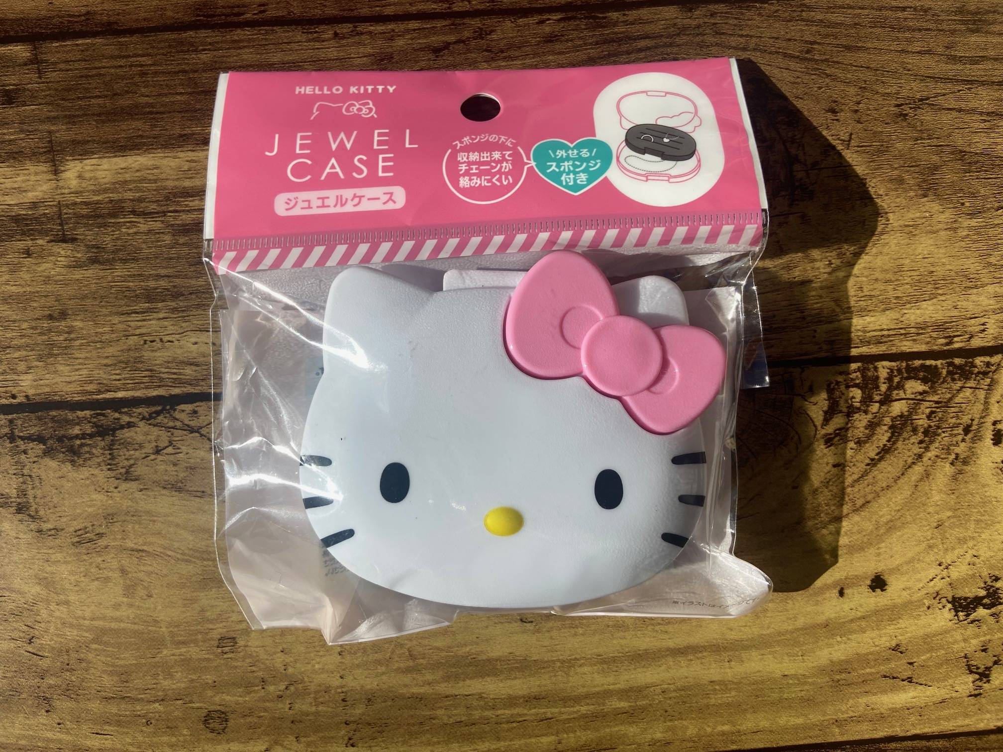 キティちゃん好きはキャンドゥに急いで！爆売れ「フェイス型ケース」が