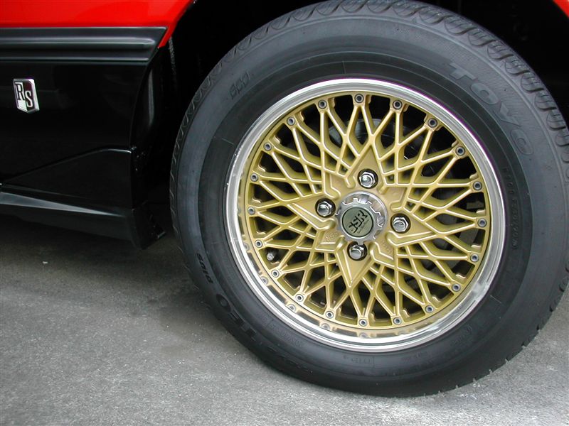 予備のSSRホイールをゴールドメッシュ化（日産 スカイライン・R30